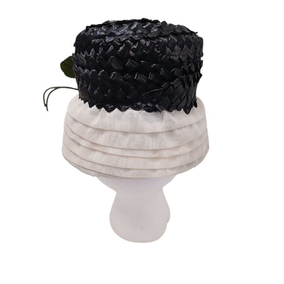 Vintage Cloche Hat Black White Roses Floral Fancy Party Elegant Costume Wedding - Picture 4 of 8